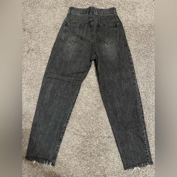 Stylish Black Denim Jeans - Picture 3 of 4